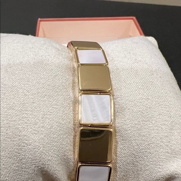 Camila Coelho | Natural Shell Bracelet - Picture 4 of 8